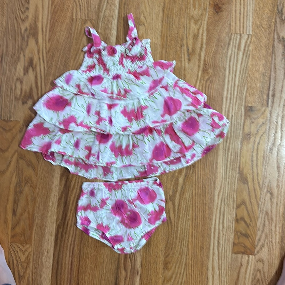Dress size 12M